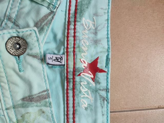 Pantalón corto verde agua BUENA VISTA. Poco uso
