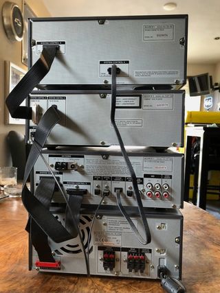 Minicadena Sony - Sistema de sonido