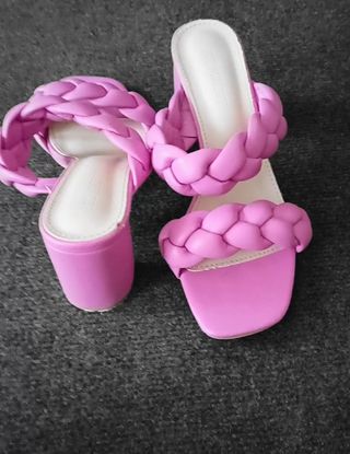 Sandalias Stradivarius rosa