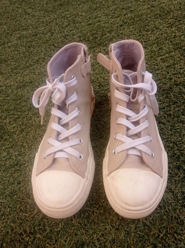 Zapatillas beige imitación cuero