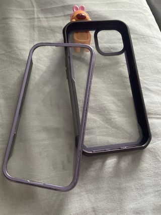 Funda iPhone 14 morada