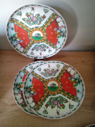 3 Pratos Porcelana Macau - Vermelhos e Brancos