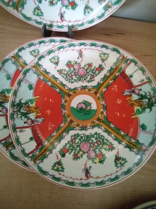 3 Pratos Porcelana Macau - Vermelhos e Brancos