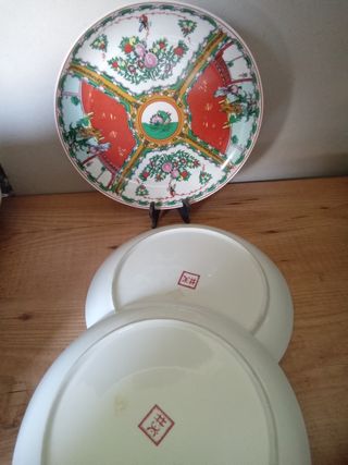 3 Pratos Porcelana Macau - Vermelhos e Brancos