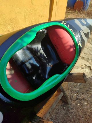 Kayak piragua de aguas bravas
