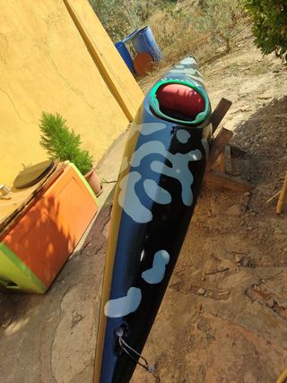 Kayak piragua de aguas bravas