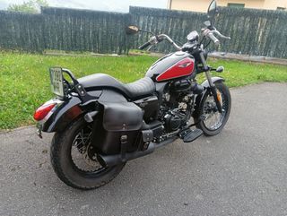 Moto Macbor Rockster 125 negra