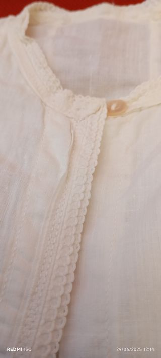 Lote de 4 piezas antiguas de lino para bebe.