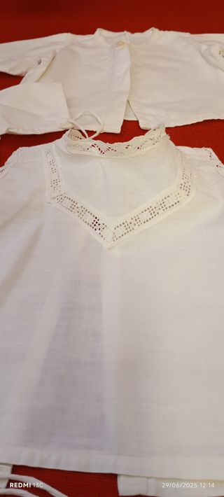 Lote de 4 piezas antiguas de lino para bebe.