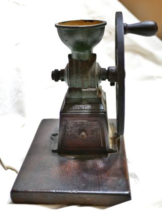 Molinillo café antiguo