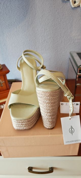 Cuñas Stradivarius esparto verdes - 37