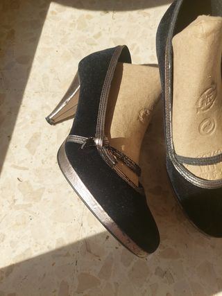 Tacones Zara negros y plateados