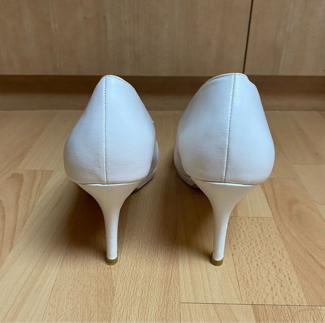 Tacones Pacomena blancos, talla 41