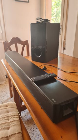 LG SNH5 - Barra Sonido Negra