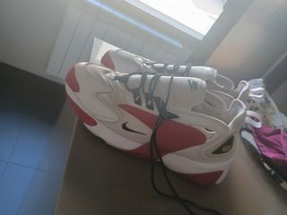Zapatillas Nike Zoom 2K blancas y rojas