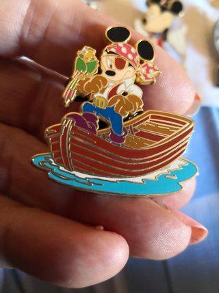 Pin Disney Paris: vari personaggi