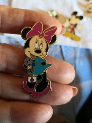 Pin Disney Paris: vari personaggi