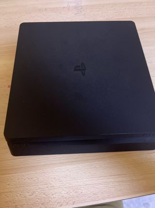 PS4 (PlayStation 4) negra