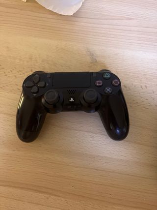 PS4 (PlayStation 4) negra