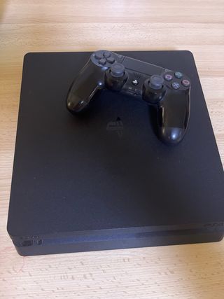 PS4 (PlayStation 4) negra