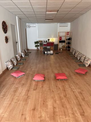ALQUILER SALA TALLERES YOGA