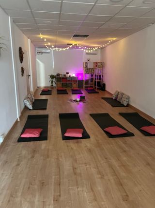 ALQUILER SALA TALLERES YOGA