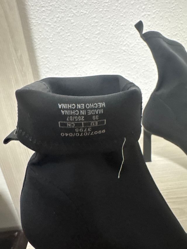 Tacones cerrados Stradivarius