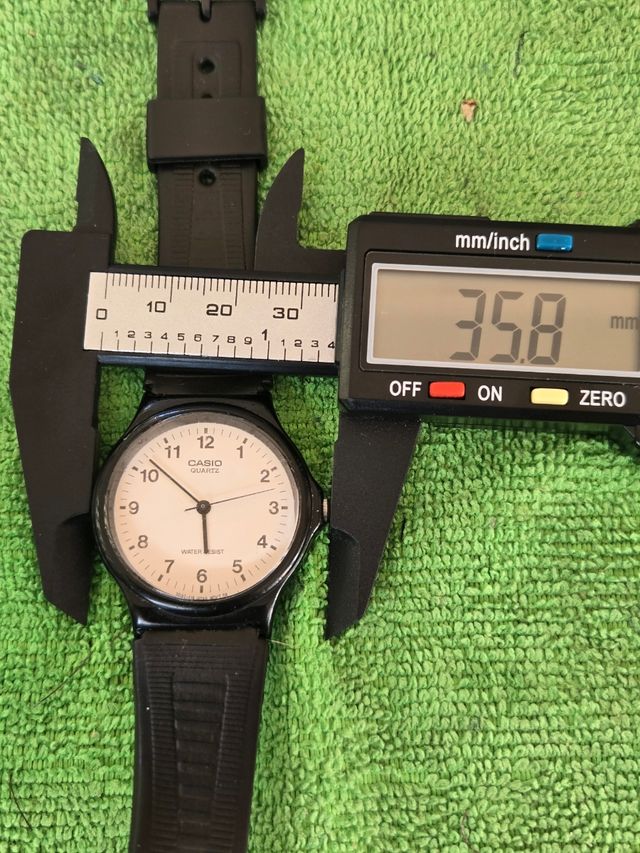 2 relojes Casio vintage negros