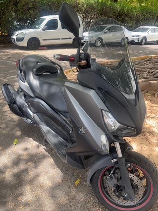 Yamaha XMAX 400cc - Scooter.