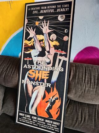Poster The Astounding She-Monster