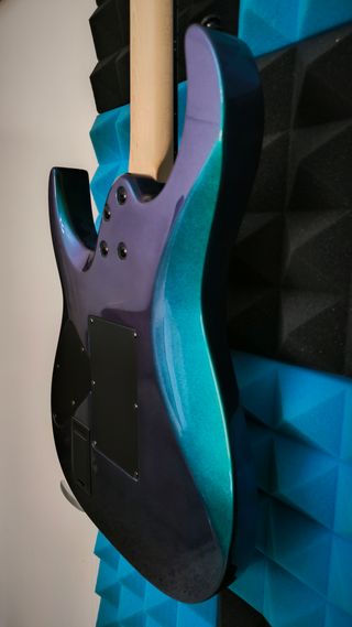 Guitarra Cort X300 - EMG