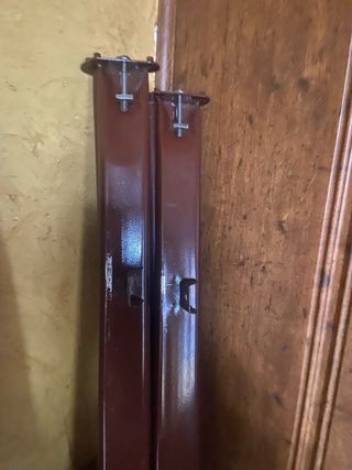 2 camas 90cm + mesita.  Urge venta