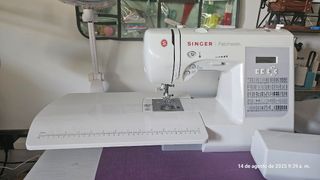 Maquina de Coser Electronica Singer Patchwork 7285