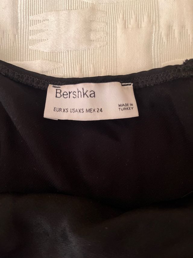 Vestido satén negro mini