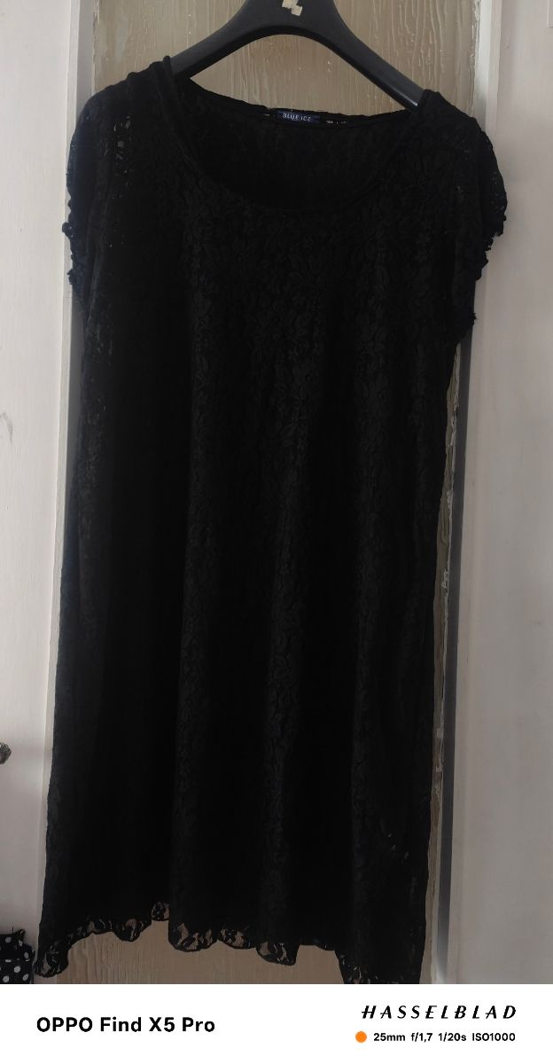 Vestito nero in pizzo e jersey