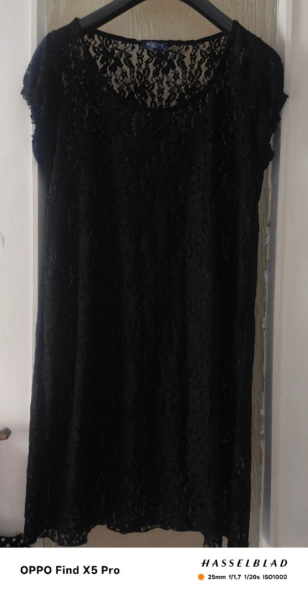 Vestito nero in pizzo e jersey