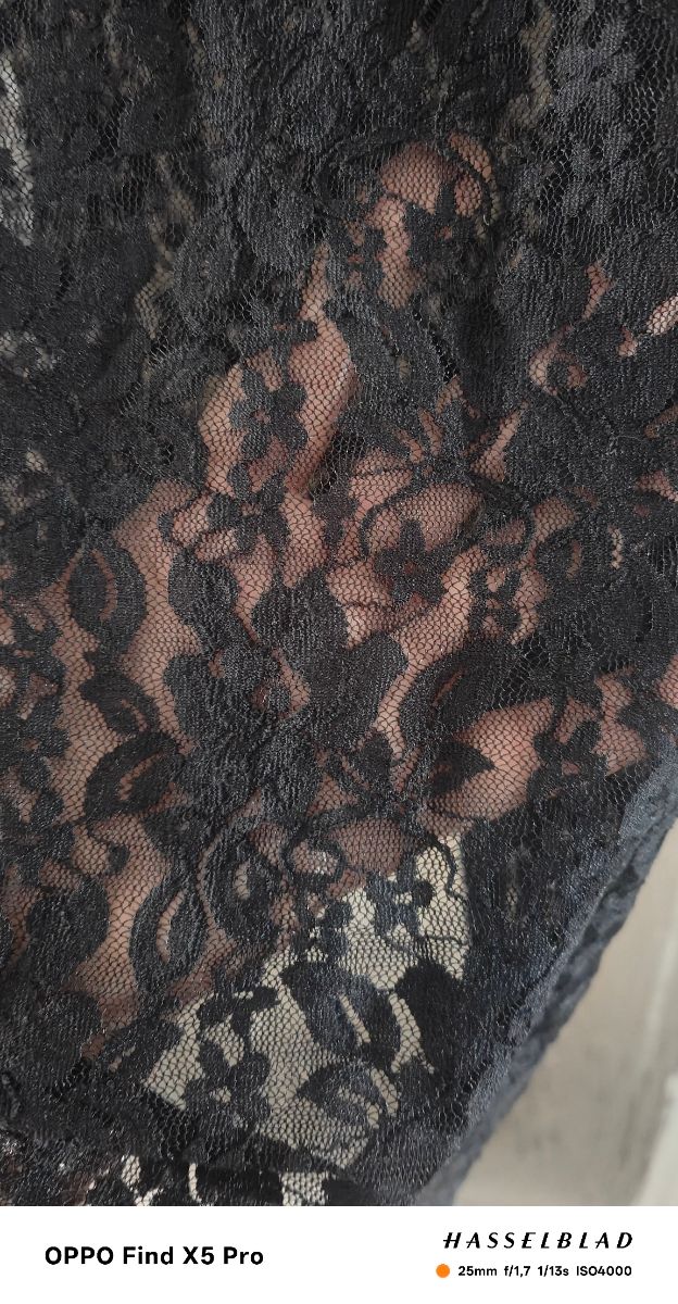 Vestito nero in pizzo e jersey