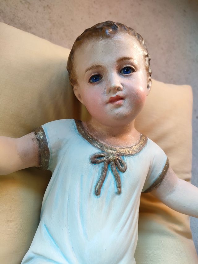 Antico Gesù Bambino in gesso, occhi vetro 31 cm