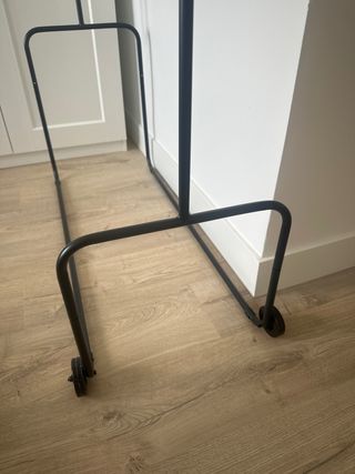 Perchero ropa negro metal muy resistente