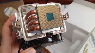 Procesador AMD Ryzen 5 3.6GHz y disipadores 