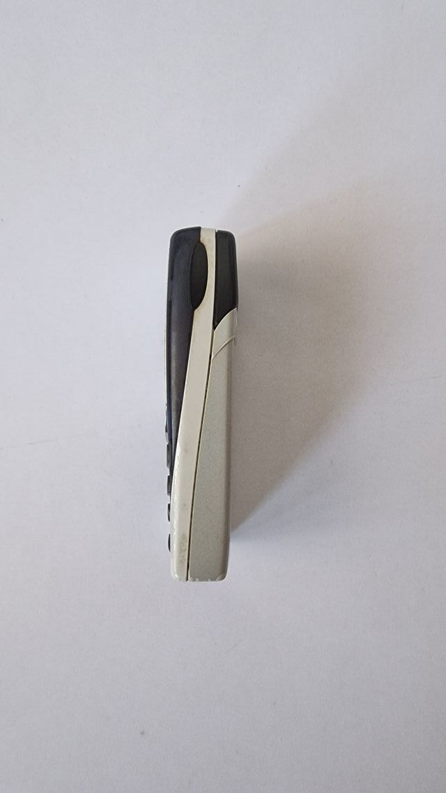 Nokia 8310 cellulare vintage