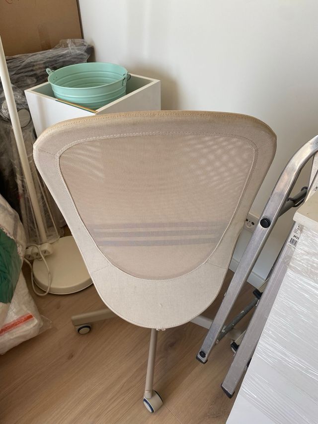 Silla oficina giratoria beige