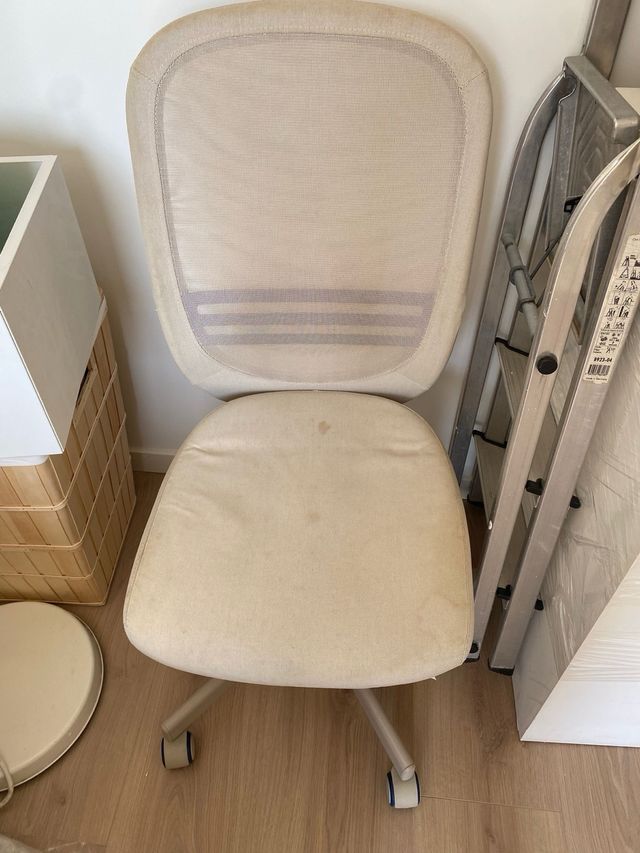 Silla oficina giratoria beige