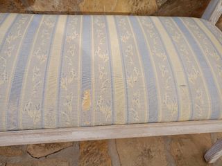 Banco madera blanco decapé tapizado