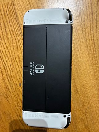 Nintendo Switch OLED - Blanca y Negra