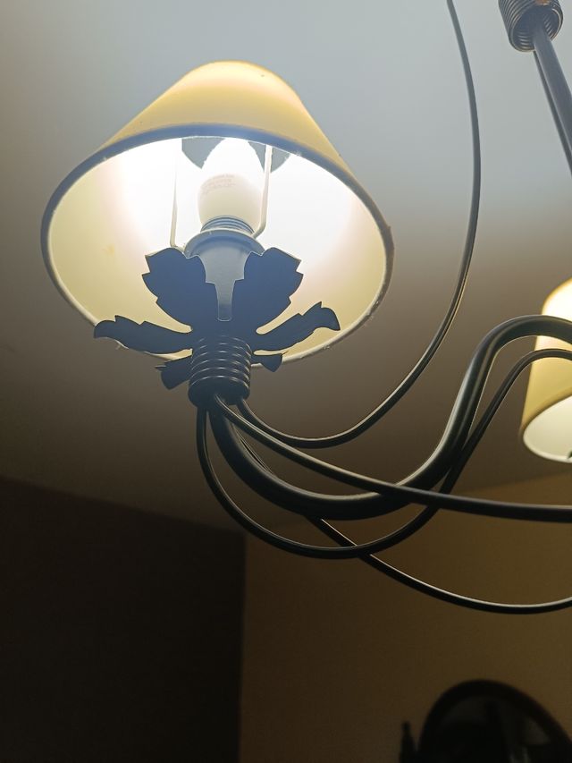 3 lâmpadas pendentes - bege e preto