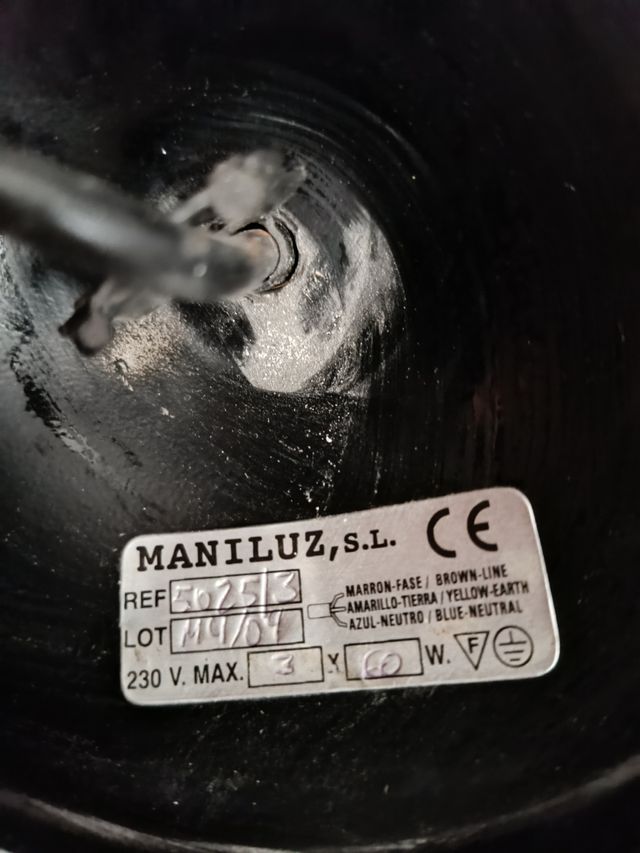 3 lâmpadas pendentes - bege e preto