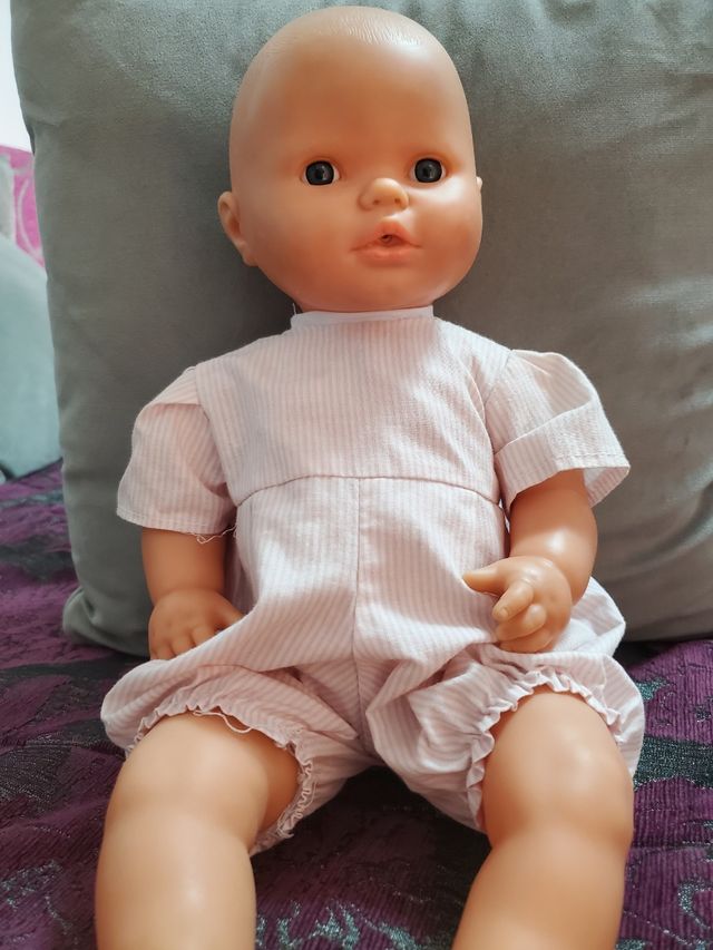 Muñeca bebé: adorable y tierna