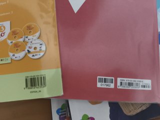 Varios libros escolares