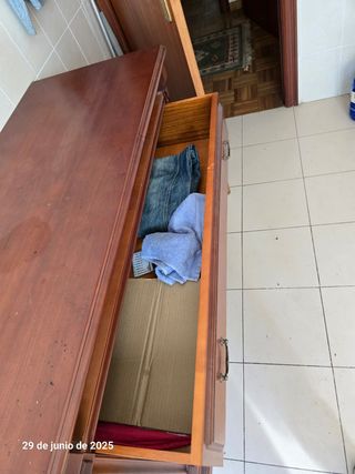 Cómoda madera maciza 4 cajones